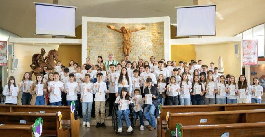 Primeira Eucaristia reúne dezenas de catequizandos e fortalece a caminhada da fé em São Jorge D’Oeste