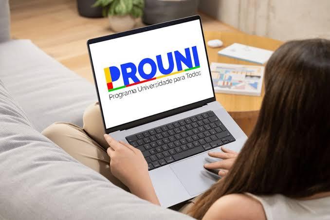 Prouni: estudantes pré-selecionados devem comprovar informações até sexta-feira (24)