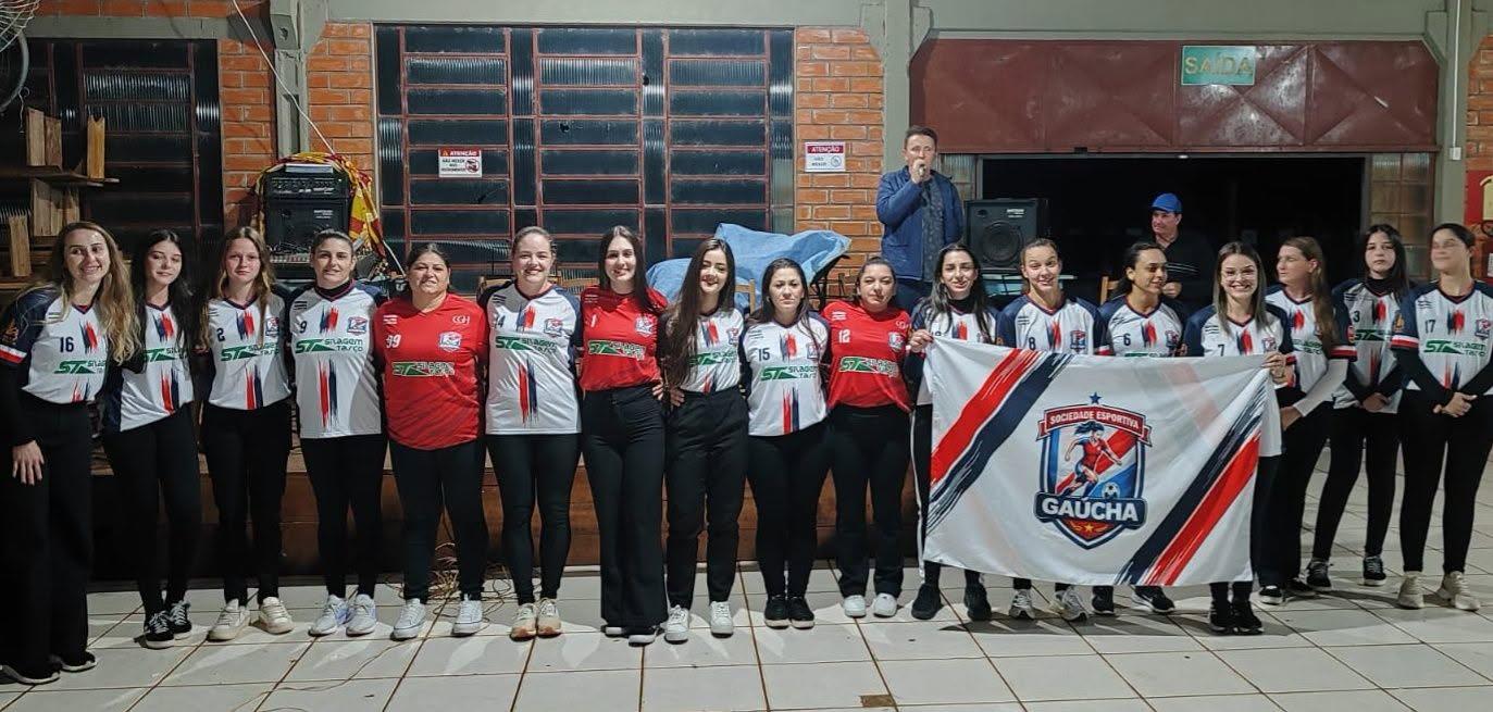 Sociedade Esportiva Linha Gaúcha apresenta novo uniforme da equipe feminina e reforça compromisso com o esporte de base