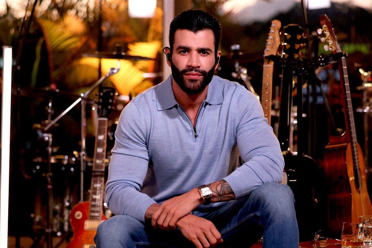 Justiça determina que Gusttavo Lima pague R$ 149 mil por número de celular citado em música