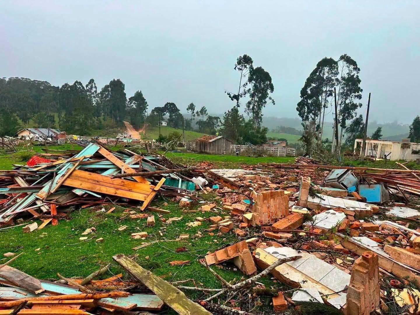 TORNADO CAUSOU R$ 10 MILHÕES EM PREJUÍZOS NA AGRICULTURA E PECUÁRIA DE PIRAÍ DO SUL