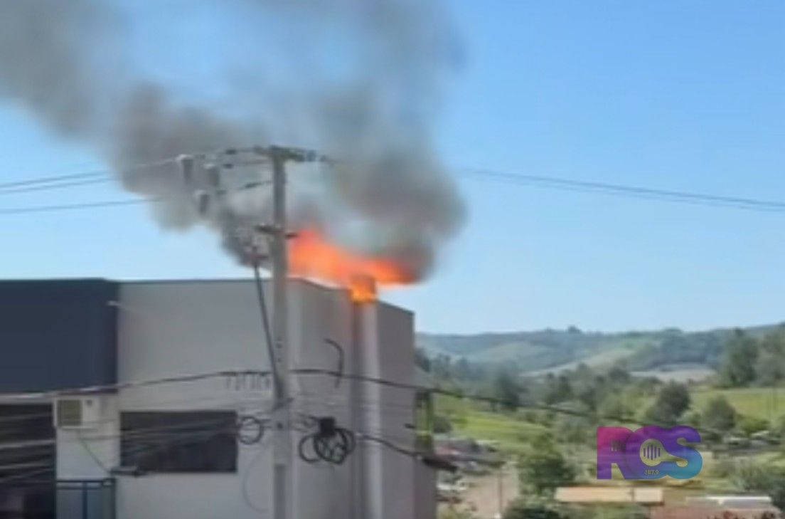 Princípio de incêndio em exaustor de restaurante causa susto durante horário de almoço em São Jorge D’Oeste