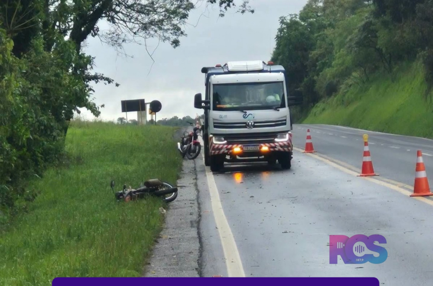 Jovem morre após cair de motocicleta e ser atingido por caminhão na PR-158, entre Pato Branco e Vitorino
